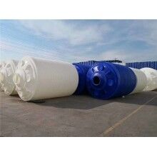 PE水箱 純水水箱 污水水箱 重慶水箱生產(chǎn)廠家 塑料水箱產(chǎn)品常用名稱：塑料水箱、PE水箱、PE桶、蓄水箱、儲水箱、PE儲罐、塑料儲罐、清洗水箱、塑料水箱儲罐、聚乙烯水箱、反滲透塑料水箱、超濾水箱、原水