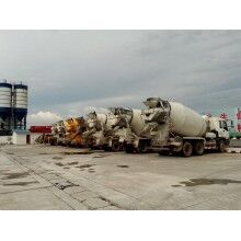 租賃混凝土灌車(chē)，攪拌運(yùn)輸車(chē)